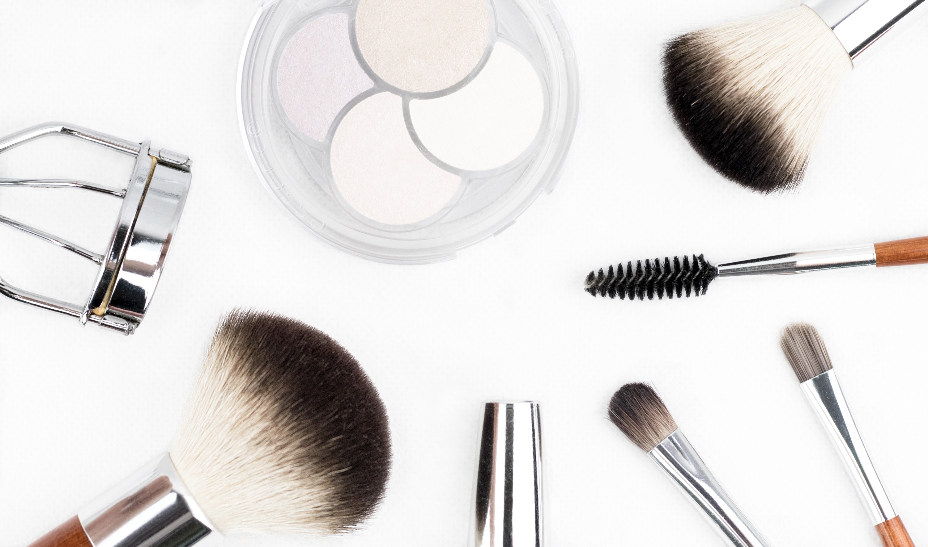 Shop: Lisa’s 6 Makeup Bag Essentials
